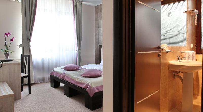 Garni Hotel Vozarev - image 2
