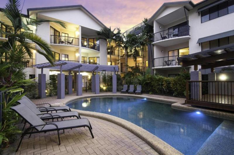 BAY VILLAS No 15 - image 26
