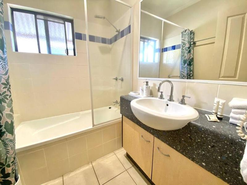 BAY VILLAS No 15 - image 11