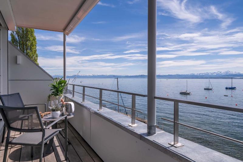 Superior Double Room with Lake View image 4