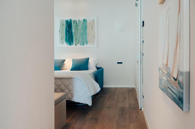 Deluxe Suite with Sea View image 4