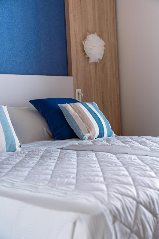 Double or Twin Room with Side Sea View image 1