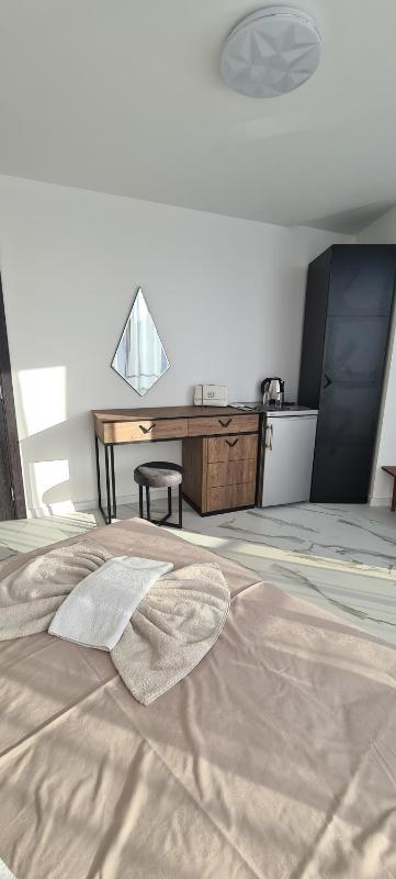 Deluxe Double Room image 3