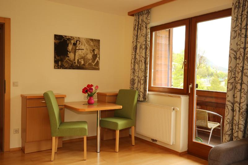 One-Bedroom Apartment image 2