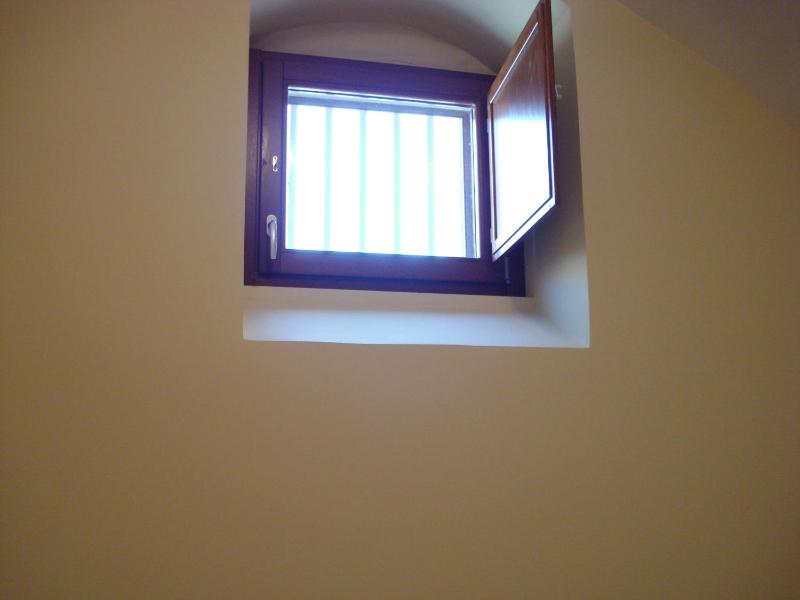 Small Double Room image 4