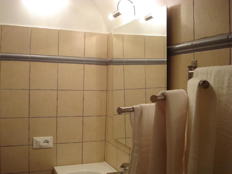 Small Double Room image 3