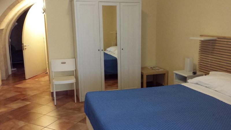 Double Room image 4
