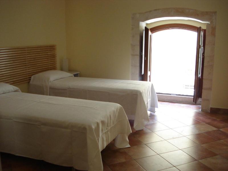 Double Room image 3