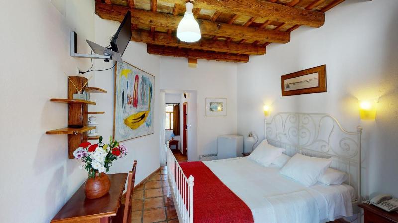 Double or Twin Room with View image 3