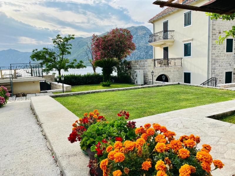 Apartment with Terrace image 2