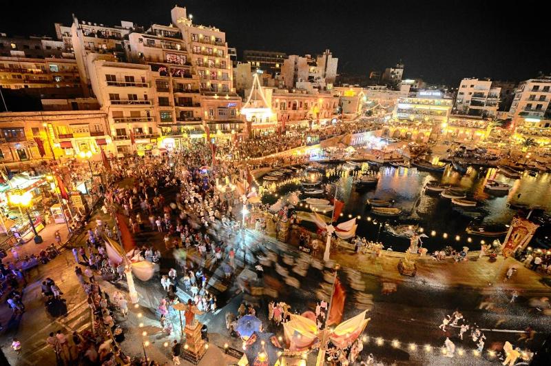 Spinola Seafront Apartment - image 14