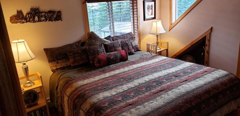 Three-Bedroom Apartment image 4