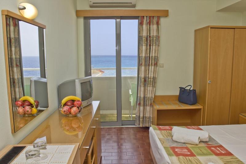 Special Offer - Twin Room image 4