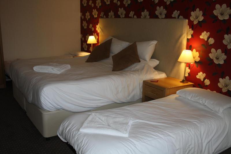 Superior Family Room image 2