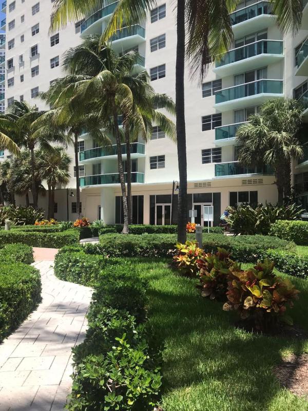 The Tides on Hollywood Beach OceanView 6D - image 33