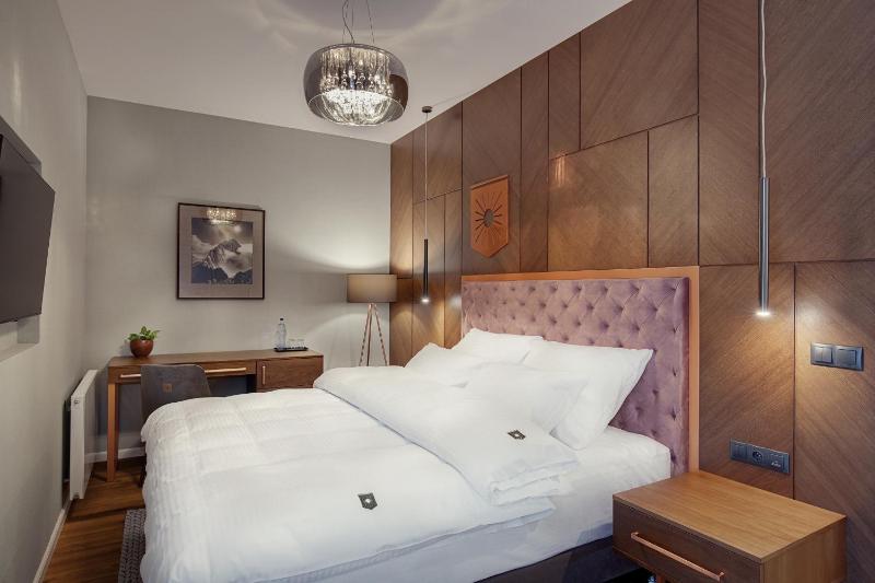 Double Room with Balcony image 3