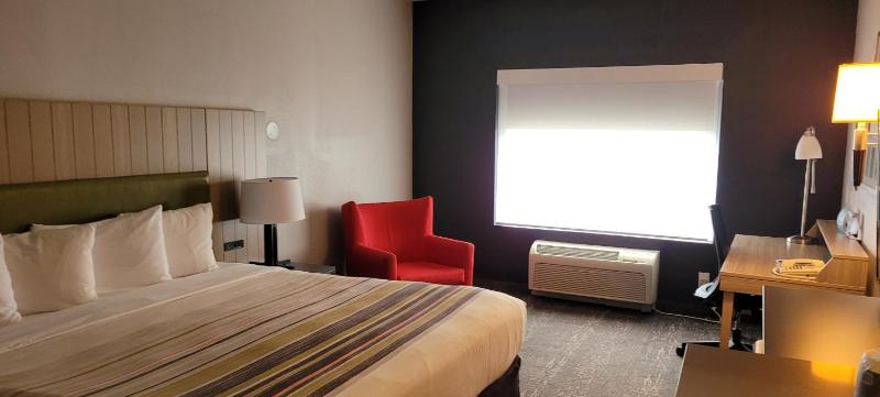 King Room- Non Smoking image 2