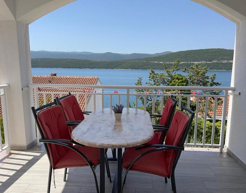 Apartment with Sea View image 1