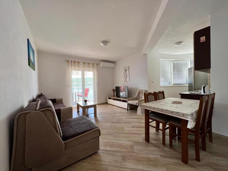 Apartment with Sea View image 4