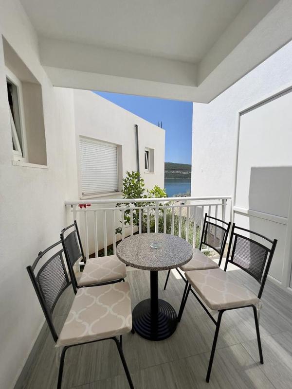 Apartment with Sea View image 1