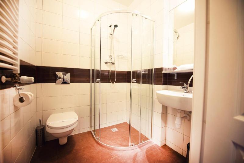 Double Room with Private Bathroom image 3