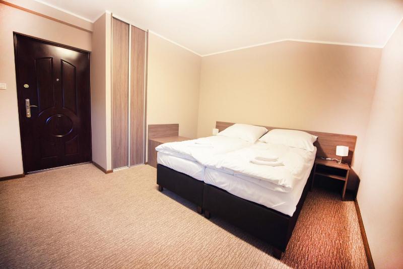 Double or Twin Room image 4