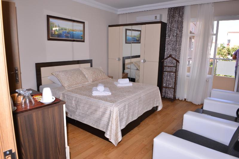 Standard Double Room with Balcony image 2