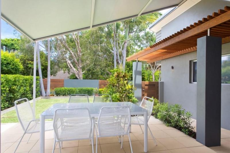 Depper St Charming Beach Side Home in Lovely Location - image 7