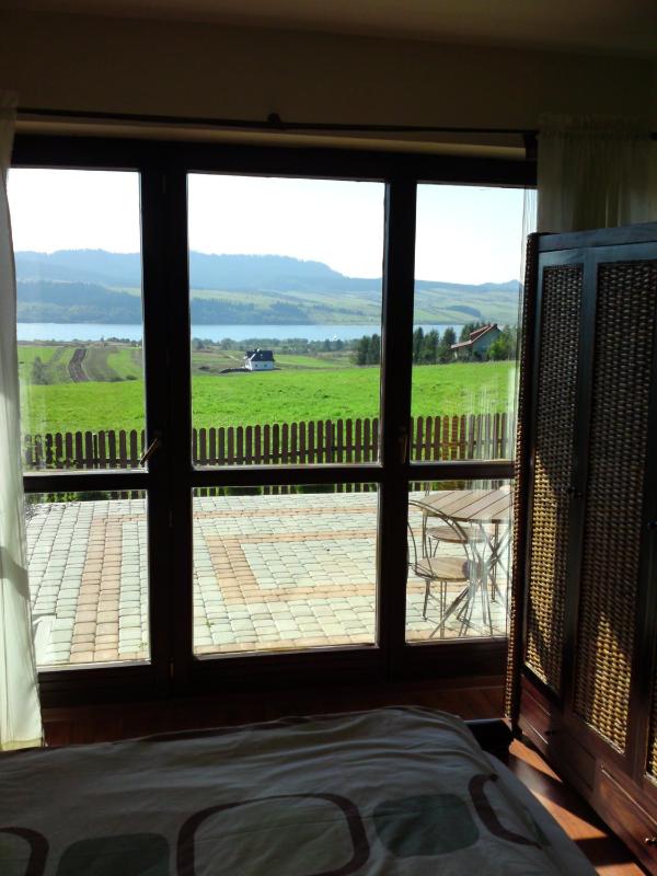 Three-Bedroom Apartment with Jacuzzi, Terrace and Garden image 2