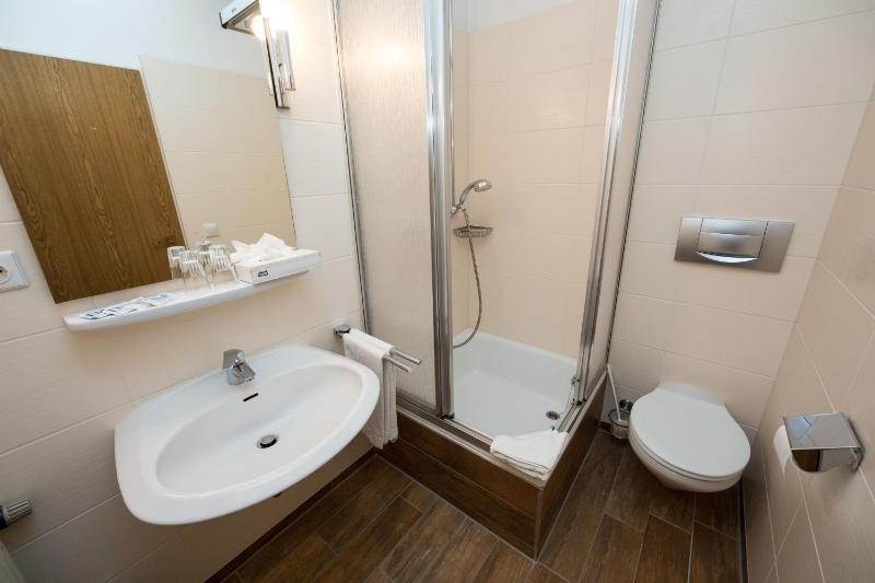 Double Room image 2
