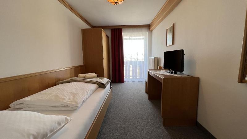 Single Room with Balcony image 3