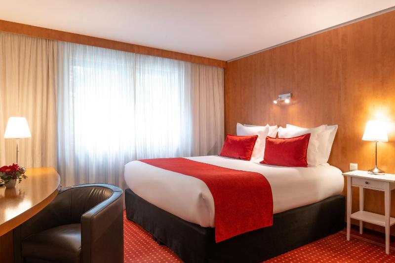 Classic Double Room image 3