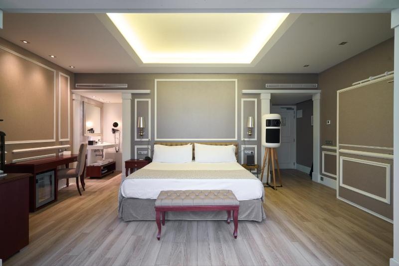 Junior Suite image 3