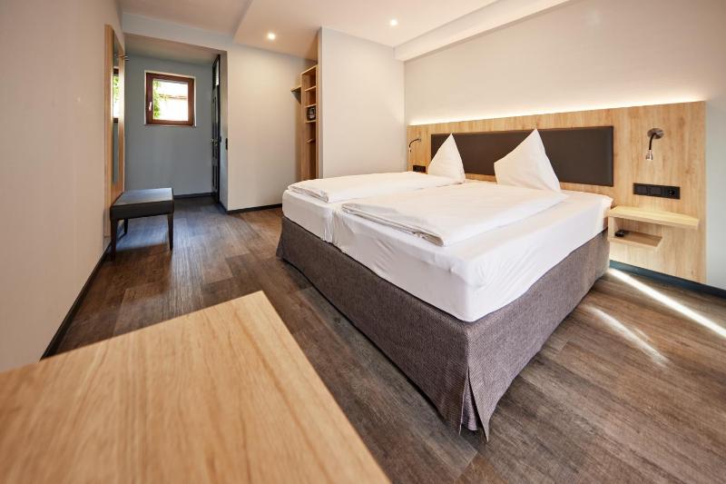 Deluxe Double Room image 3