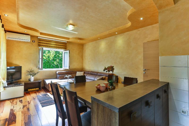 Montesun Holiday Novak Home - image 5