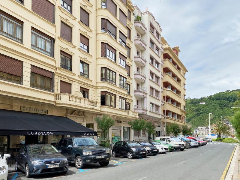 Zinemaldi Suite by FeelFree Rentals - image 13