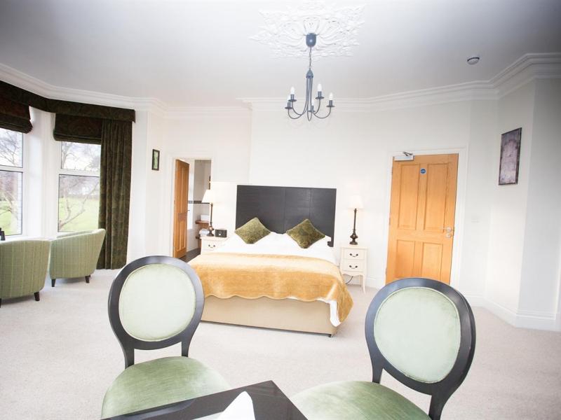 Deluxe Suite image 3
