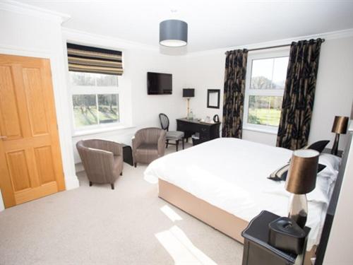 Superior Twin Room image 4
