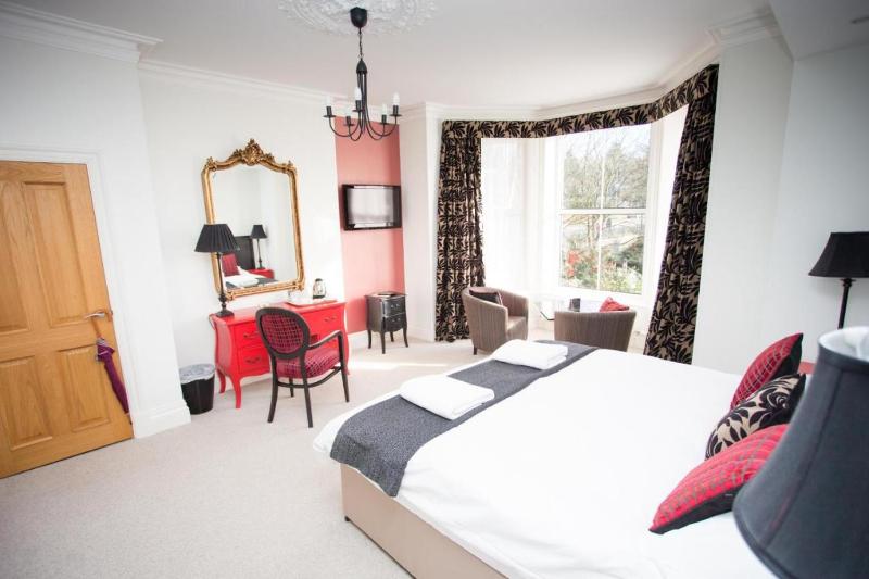 Deluxe Twin Room image 2
