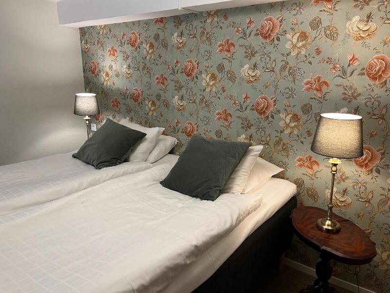 Double or Twin Room - Basement image 1
