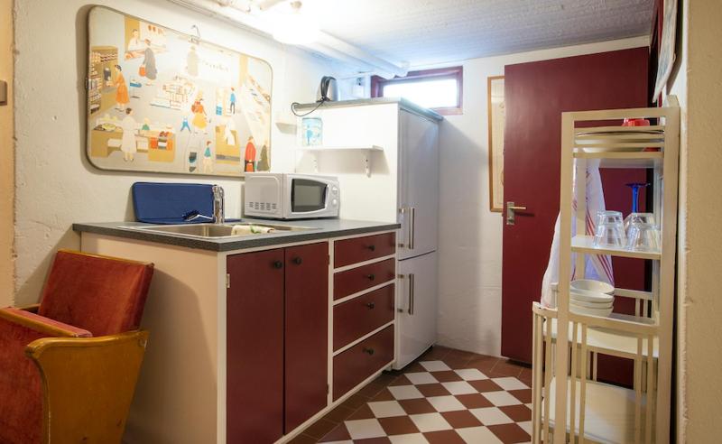 Double Room with Shared Bathroom image 4