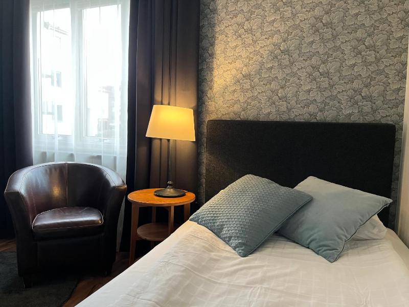 Standard Single Room image 4
