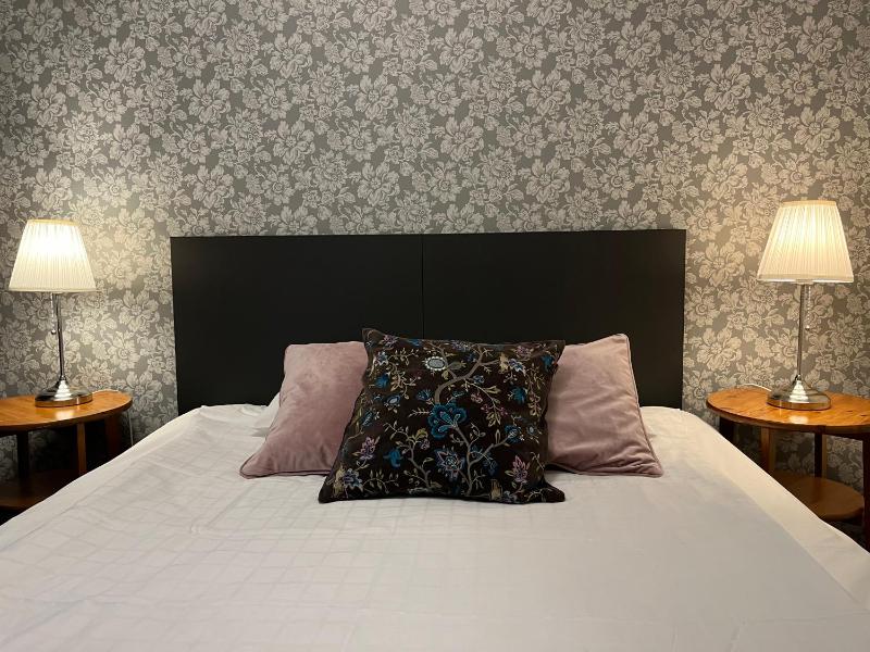 Standard Double Room image 3