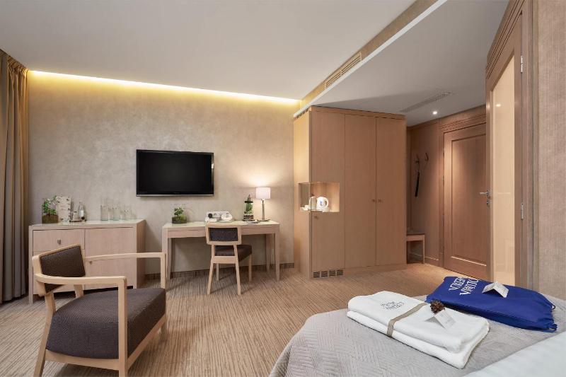 Twin Room - Disability Access image 4