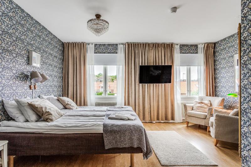Superior Double or Twin Room image 4