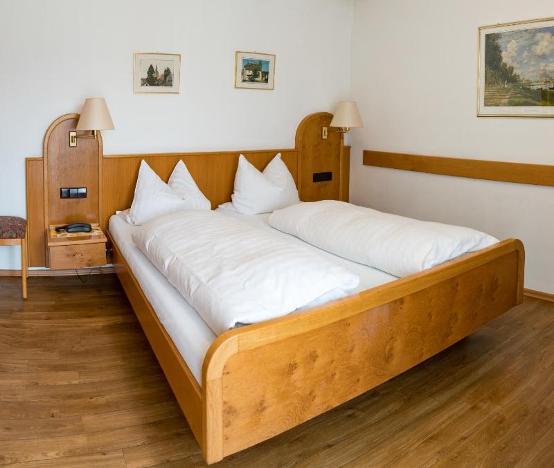 Deluxe Double Room image 4