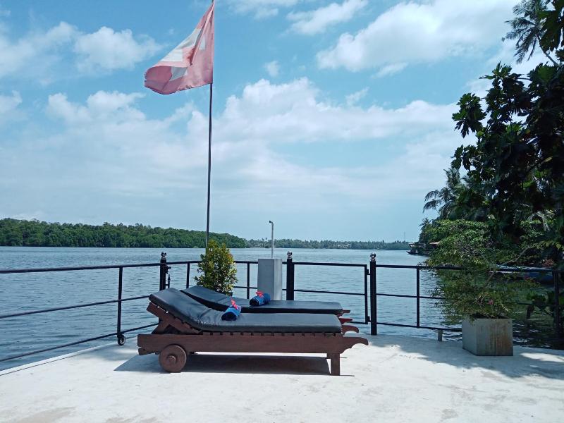 Villa Bentota River View Images