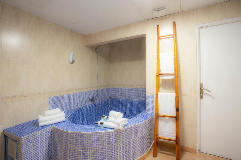 King Suite image 3