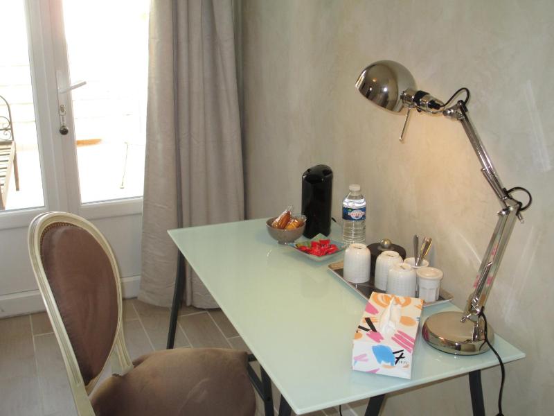 Standard  Double Room image 4