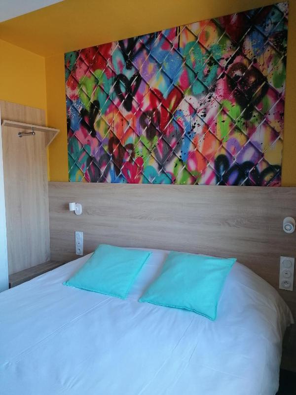 1 Double Bed image 1